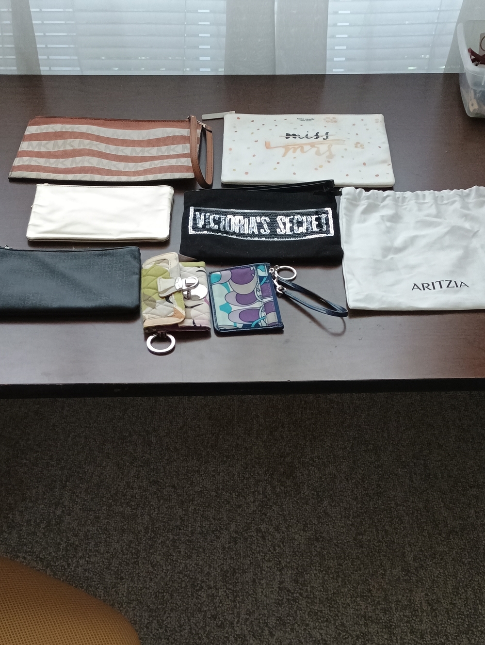 8 Wallets Clutchs Wristlets Mk, Kate Spade, Oscar De La Renta & More
